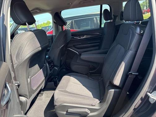 2022 Jeep Grand Cherokee L Laredo