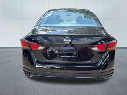 Super Black Clearcoat 2023 Nissan Altima S FWD