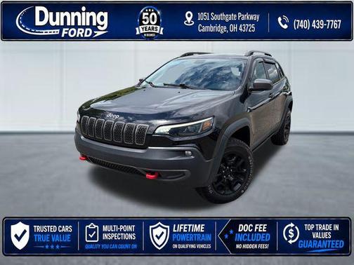 Diamond Black Crystal Pearlcoat 2019 Jeep Cherokee Trailhawk Elite