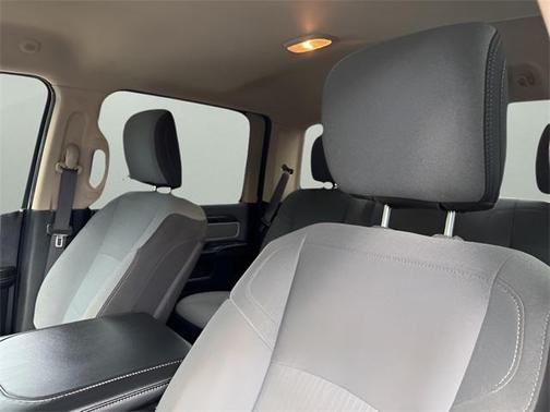 2019 RAM 2500 Big Horn Crew Cab 4x4 6'4' Box