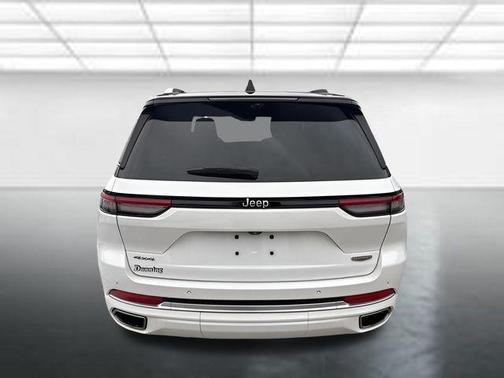 2022 Jeep Grand Cherokee Summit