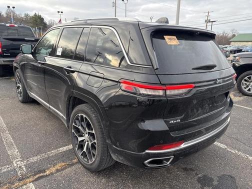 2022 Jeep Grand Cherokee Summit