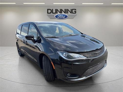 2020 Chrysler Pacifica Touring