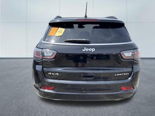 Diamond Black Crystal Pearlcoat 2023 Jeep Compass Limited