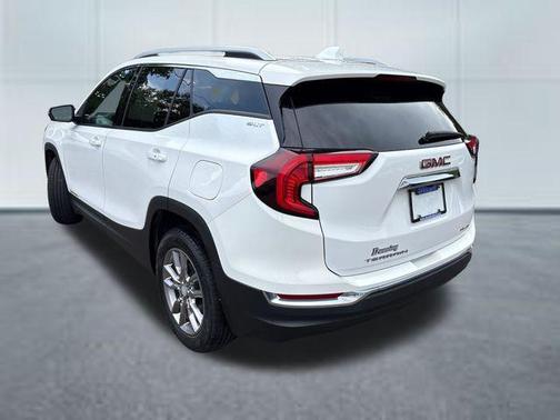 Summit White 2022 GMC Terrain SLT