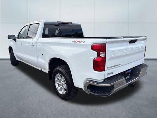 Summit White 2022 Chevrolet Silverado 1500 LT