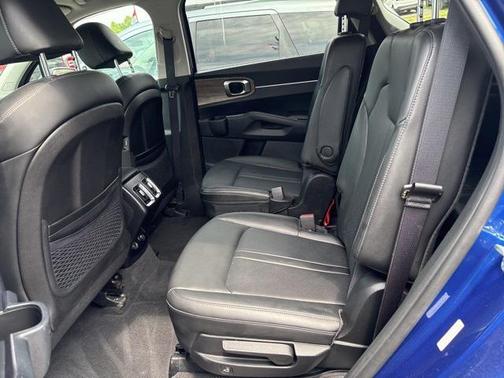 2023 Kia Sorento EX