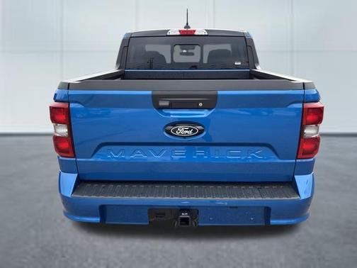 Velocity Blue 2026 Ford Maverick Lobo