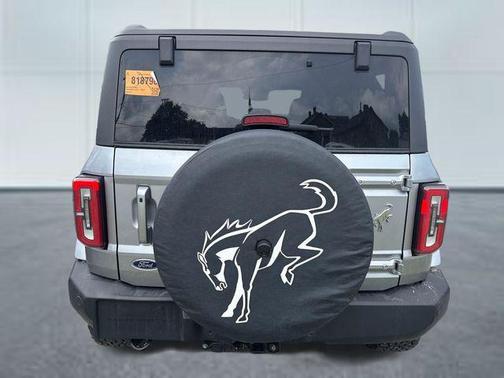 Iconic Silver Metallic 2024 Ford Bronco Outer Banks