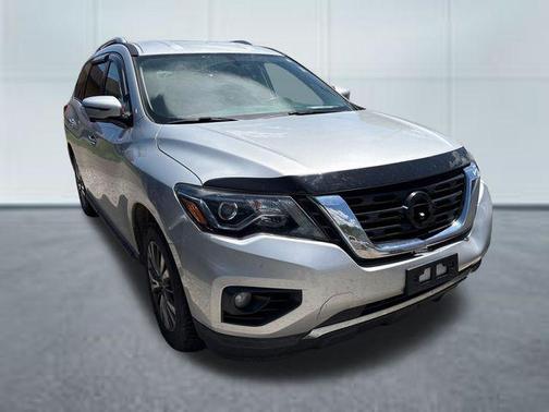 Brilliant Silver Metallic 2018 Nissan Pathfinder SL