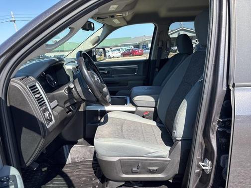 2019 RAM 1500 SLT