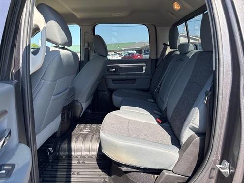2019 RAM 1500 SLT
