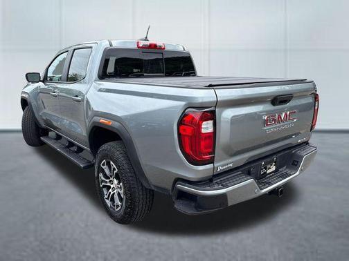 Sterling Metallic 2025 GMC Canyon AT4