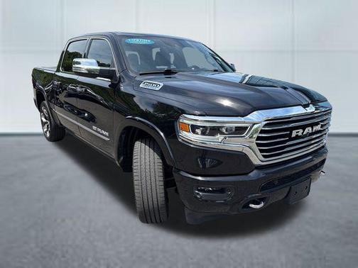 Diamond Black Crystal Pearlcoat 2021 RAM 1500 Longhorn