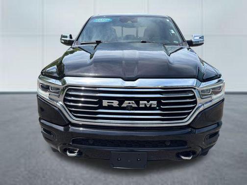Diamond Black Crystal Pearlcoat 2021 RAM 1500 Longhorn