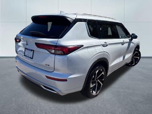 White Diamond 2022 Mitsubishi Outlander SEL