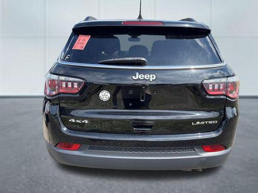 Diamond Black Crystal Pearlcoat 2019 Jeep Compass Limited