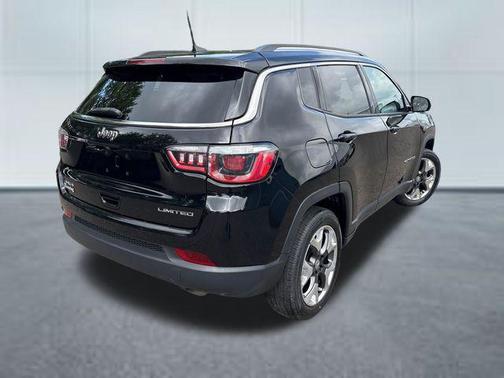 Diamond Black Crystal Pearlcoat 2019 Jeep Compass Limited