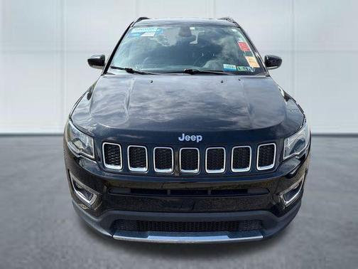 Diamond Black Crystal Pearlcoat 2019 Jeep Compass Limited