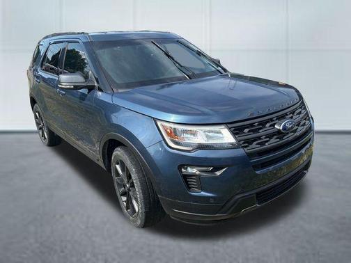 Magnetic Metallic 2018 Ford Explorer XLT