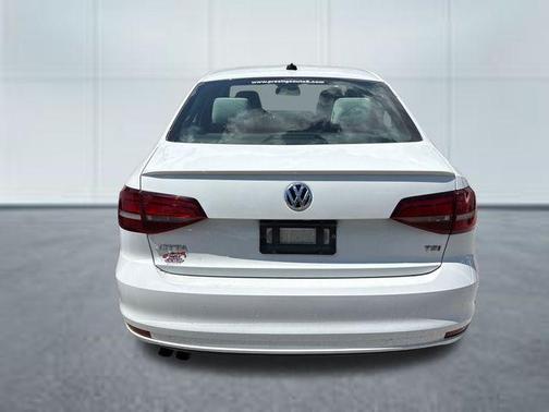 Pure White 2017 Volkswagen Jetta 1.8T Sport