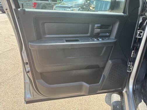 2020 RAM 2500 Tradesman Crew Cab 4X4 6'4' Box