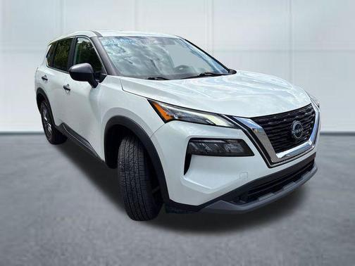 Glacier White 2023 Nissan Rogue S