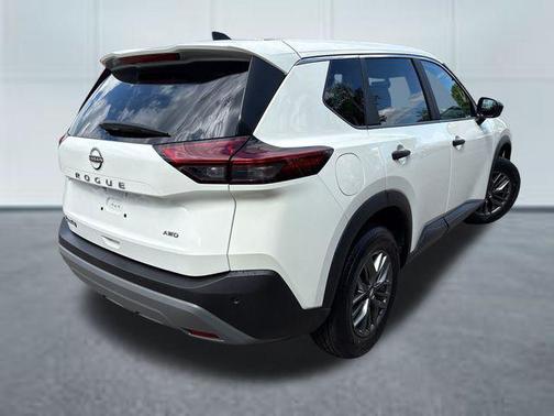Glacier White 2023 Nissan Rogue S