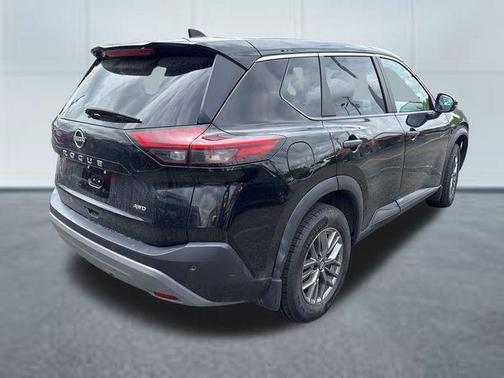 Super Black 2022 Nissan Rogue S