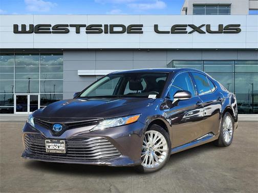 2019 Toyota Camry Hybrid XLE