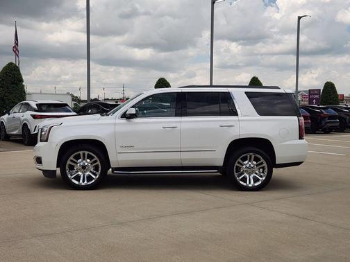 White Frost 2017 GMC Yukon SLT