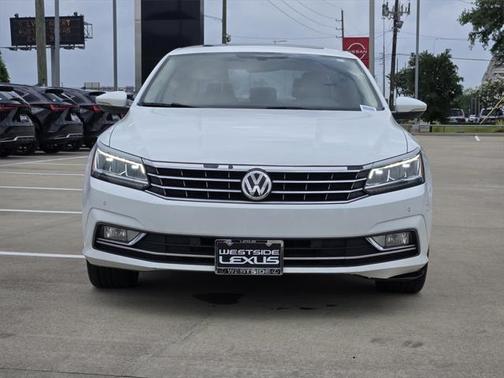 2017 Volkswagen Passat 1.8T SE w/Technology