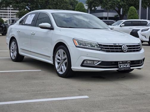 2017 Volkswagen Passat 1.8T SE w/Technology