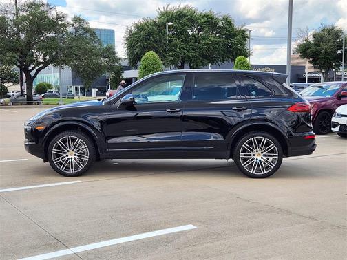 2017 Porsche Cayenne Platinum Edition