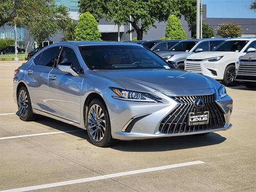 2025 Lexus ES 300h Luxury