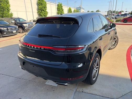 2020 Porsche Macan Macan
