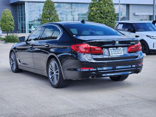 2018 BMW 530 530i