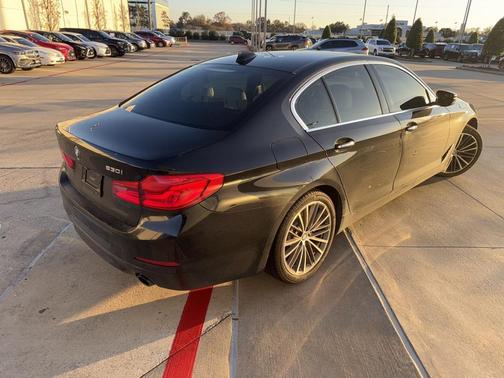 2018 BMW 530 530i