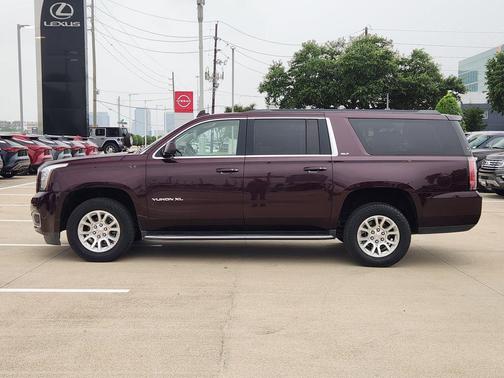 Maroon 2017 GMC Yukon XL SLT