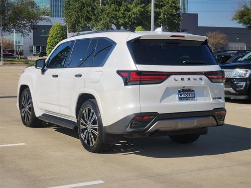 2025 Lexus LX 700h Luxury
