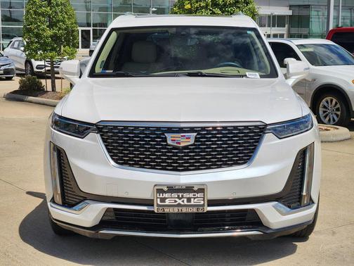 White 2021 Cadillac XT6 Premium Luxury FWD