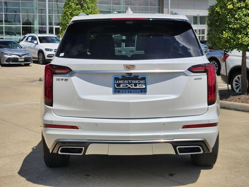 White 2021 Cadillac XT6 Premium Luxury FWD