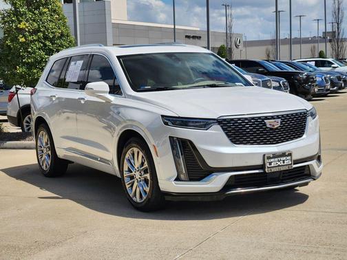 White 2021 Cadillac XT6 Premium Luxury FWD