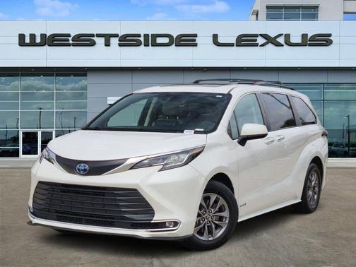 White 2021 Toyota Sienna XLE 8 Passenger