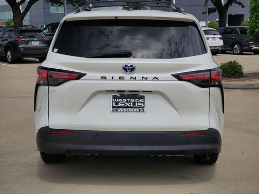 White 2021 Toyota Sienna XLE 8 Passenger