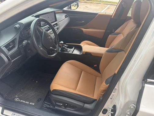2024 Lexus ES 350 Base