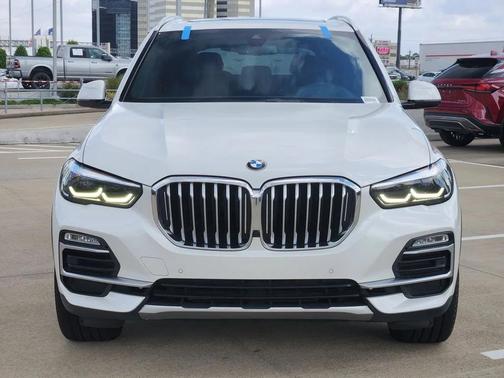 White 2019 BMW X5 xDrive40i