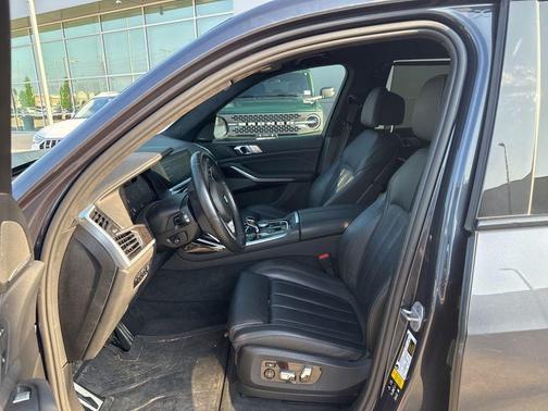 Gray 2021 BMW X7 xDrive40i