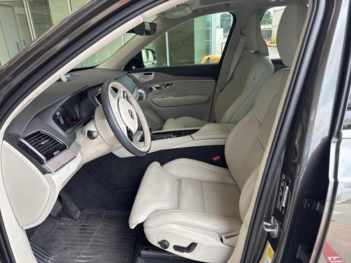 2022 Volvo XC90 T6 Inscription 7 Passenger
