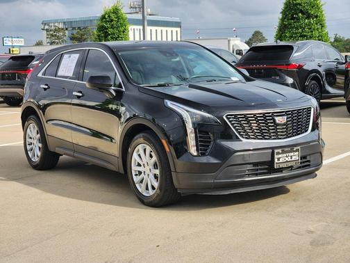 Black 2021 Cadillac XT4 Luxury